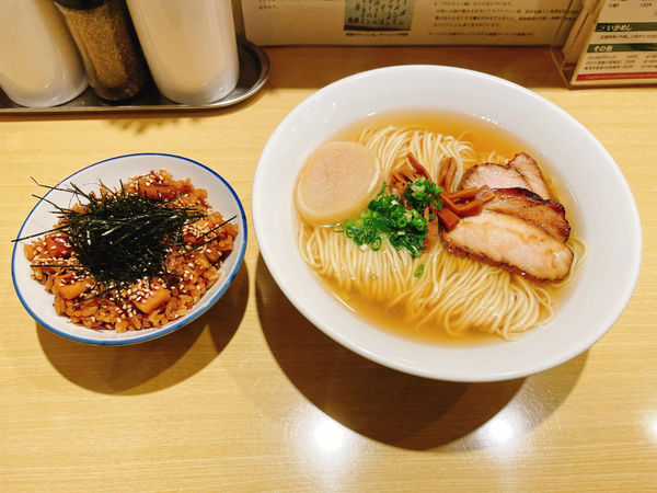 「塩ラーメン+いかめし」@函館塩ラーメン 五稜郭の写真
