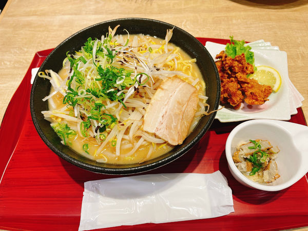 「石鎚天狗岳ラーメンセット」@Chef's kitchenの写真