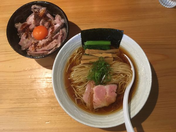 「醤油らぁ麺+豚ユッケご飯+麺変更」@麺屋 さくら井の写真