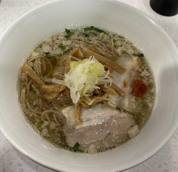 「【限定】焼きアゴとアゴ煮干しの背脂白醤油そば　１１５０円」@ラーメン星印の写真