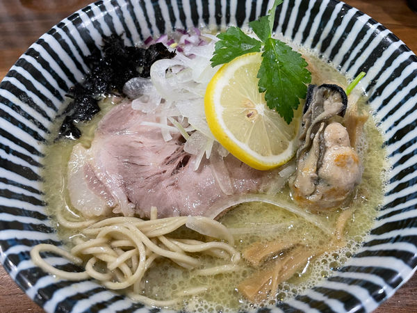 「【期間限定】牡蠣の潮そば900円」@三代目 むじゃきの写真