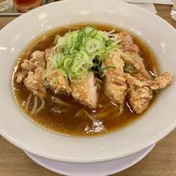 パーコー麺、餃子4種盛り合わせ、鶏もも1枚唐揚げ