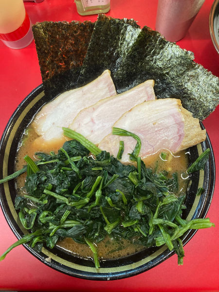 「チャーシューメン3枚　青菜トッピング」@IEKEI_TOKYO 王道家直系の写真