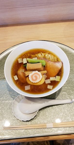 「羅臼昆布と鮭節の中華そば(肩ロース)」@中華そば 深緑の写真