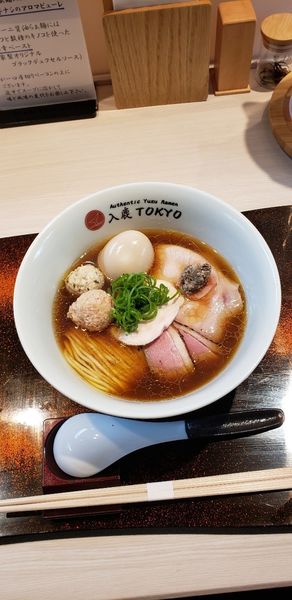 「ポルチーニ醤油らぁ麺+特製トッピング」@入鹿TOKYOの写真
