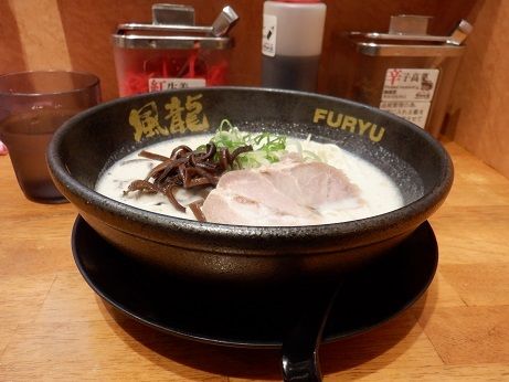 「とんこつラーメン」@博多風龍 高田馬場店の写真
