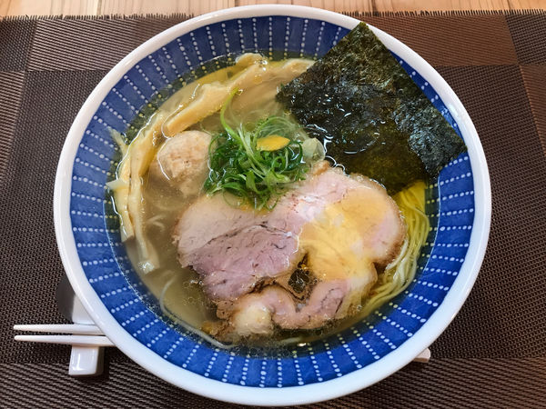 「あっさり塩らぁ麺　800円」@らぁ麺 桃の屋の写真