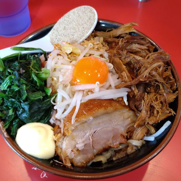 「まぜそばミニ+鶏ほぐし､ほうれん草､煮干し粉､マヨ」@麺屋 桐龍 久喜店の写真