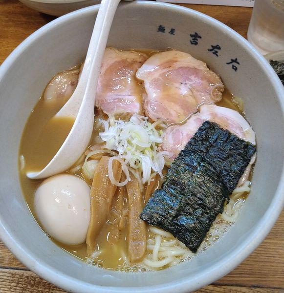 「味玉らーめん（大盛り）+チャーシュー+海苔」@麺屋吉左右の写真