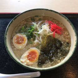 にんたま醤油ラーメン（640円）