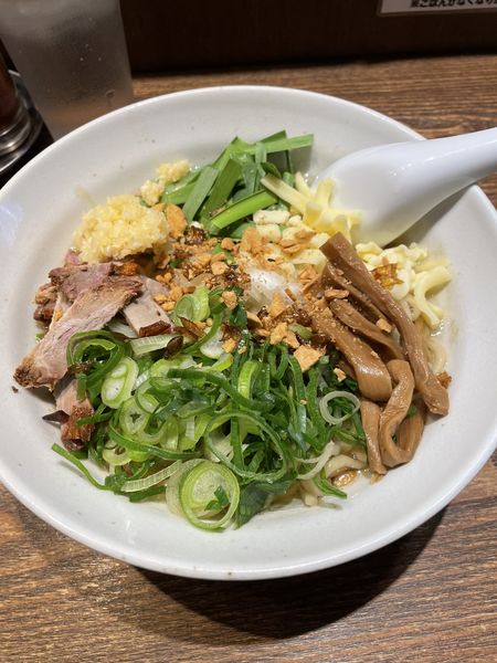 「限定ガーリック醤油混ぜそば」@中華そば うめやの写真