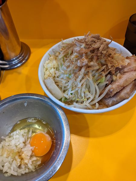 「小ラーメン（麺半分）＋和風ＢＢ＋たまねぎたまご」@ラーメン二郎 八王子野猿街道店2の写真
