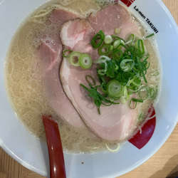 とんこつラーメン670円