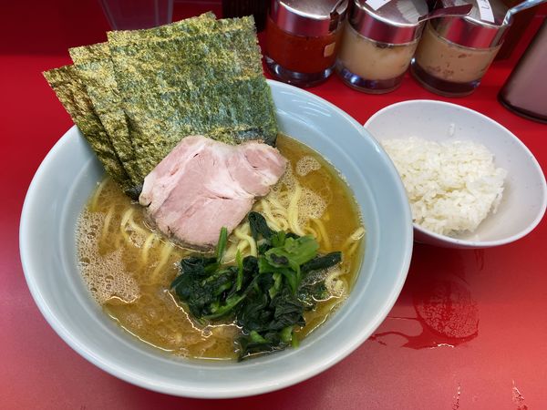 「ラーメン 並（ライス無料）」@ラーメン堀田家の写真
