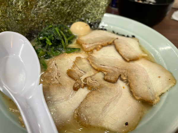 「チャーシューメッシ」@横浜家系ラーメン 飯田橋 魂心家の写真