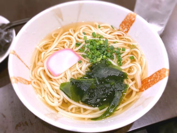 「かけうどん￥600」@五島うどんDINING 味囲楽の写真