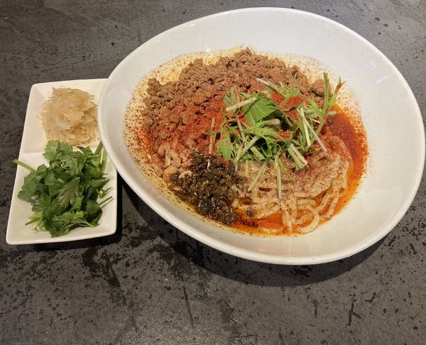 「汁なし坦々麺＋ニンニク＋肉増し＋野菜」@タンタンタイガー 蔵前店の写真