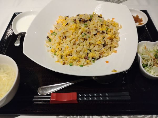 「（ランチ）５．雲南きのこチャーハン　１３００円」@御膳房 六本木店の写真