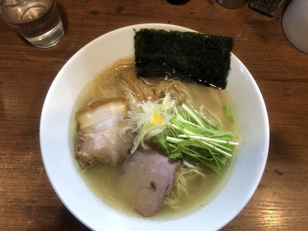 「ゆず香る白醤油らーめん」@麺処 びぎ屋の写真