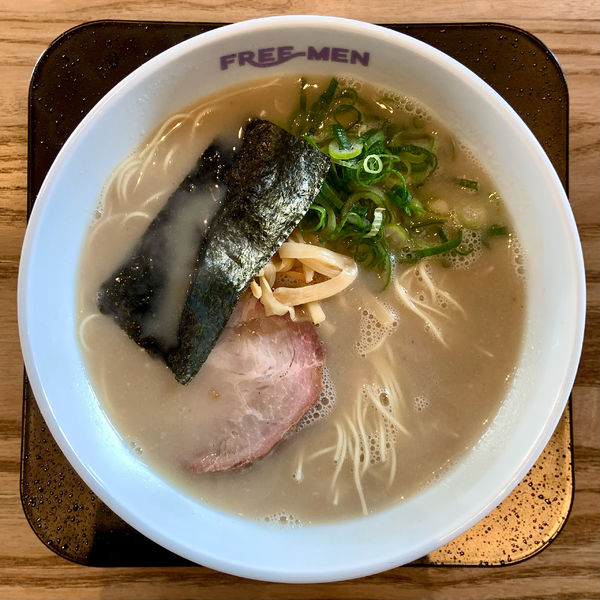 「ラーメン（700円）」@FREE-MENの写真