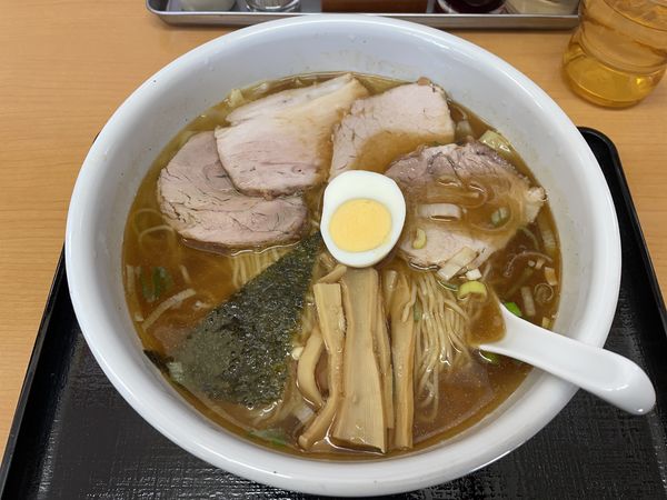「チャーシューワンタン麺（1100円）」@らーめん どんぐりの写真