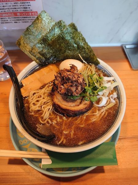 「醤油あらびきラーメン全部乗せ　麺大盛り」@ボニート・ボニートの写真