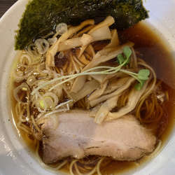 醤油ラーメン 730円