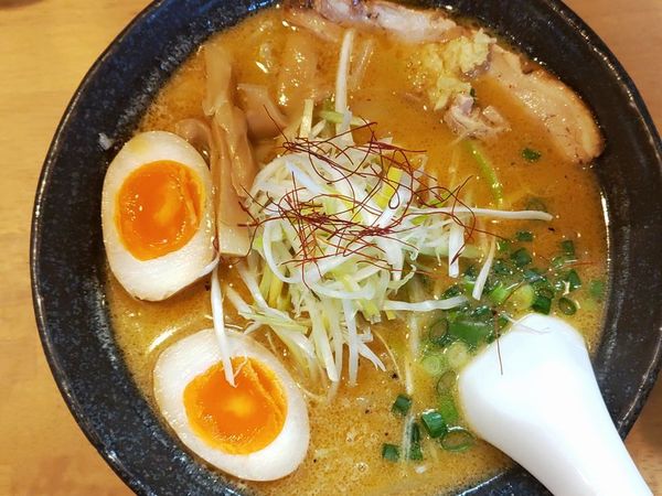 「味噌らーめん+味玉」@麺屋 のろし 函館の写真