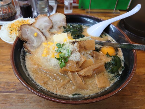 「デラックスラーメン」@くるまやラーメン 諏訪店の写真