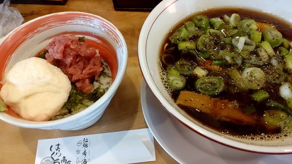 「国済寺ブラック拉麺(800円税込)＋日替丼(400円税込)」@原口商店の写真