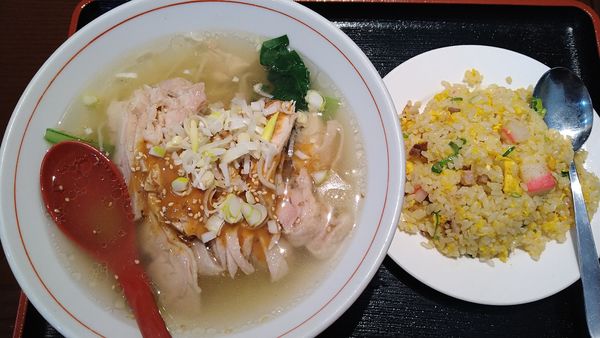 「バンバ鶏ラーメン、半チャーハン」@瑞麟軒の写真