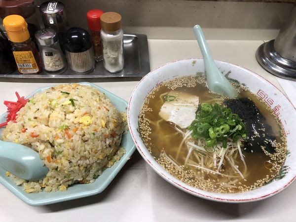 「ラーメン＋焼めし　￥９５０」@ラーメン大学 梅田店の写真