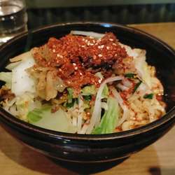 汁なし坦々麺750円＋野菜カスタム100円