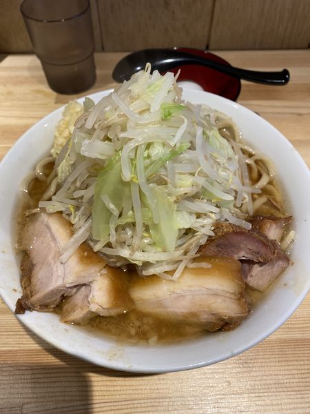 「ラーメン＋豚マシ＋生卵」@ラーメン緑山の写真