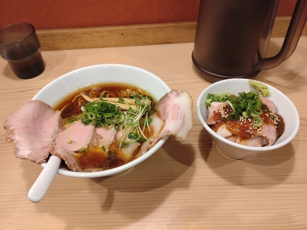 「醤油チャーシュー手もみ＋焼豚ご飯」@地鶏らーめん とりじの写真