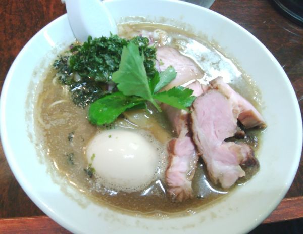 「特製烏賊鶏油塩そば」@鶏こく中華 すず喜の写真