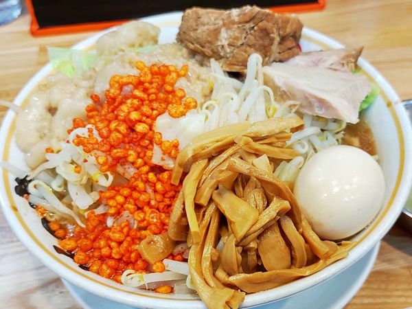 「特製富二郎らーめん（26日富二郎の日限定仕様＋大盛）」@自家製中華そば 麺の虜の写真