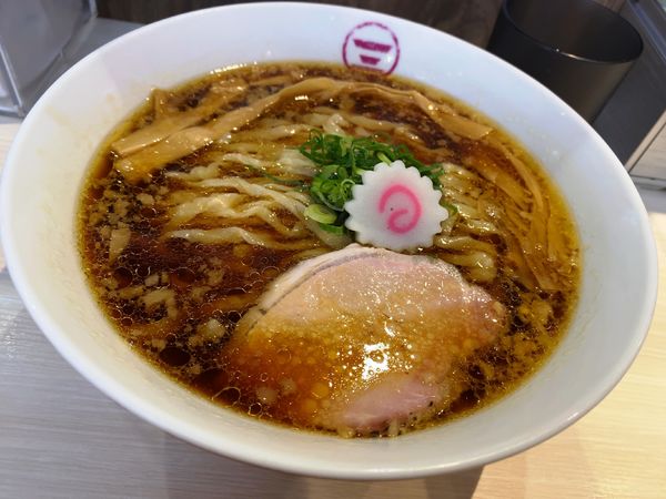 「中華そば（大盛り）」@横浜中華そば 維新商店 みなとみらい店の写真