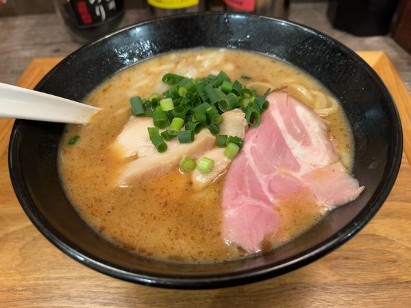 「濃厚焼煮干しそば」@麺処 禅の写真