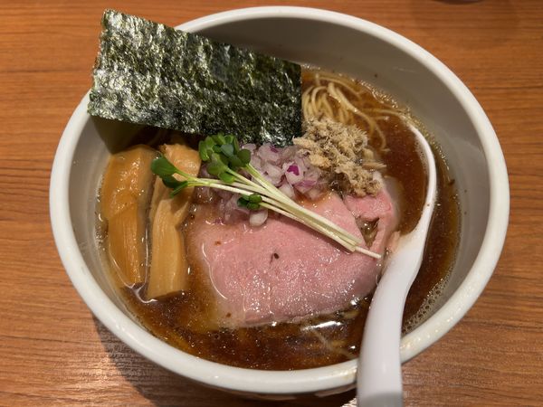 「炭火焼鯵煮干そば」@煮干中華そば 鈴蘭 新宿店の写真