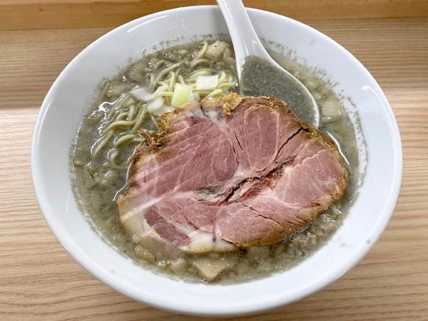 「煮干しラーメン８５０円＋背脂５０円」@煮干しラーメン ゼクウの写真