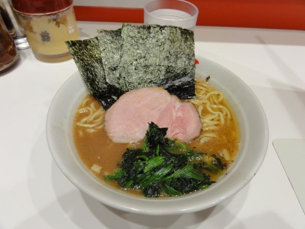 「ラーメン650円硬めバリ薄」@ラーメン 三浦家の写真