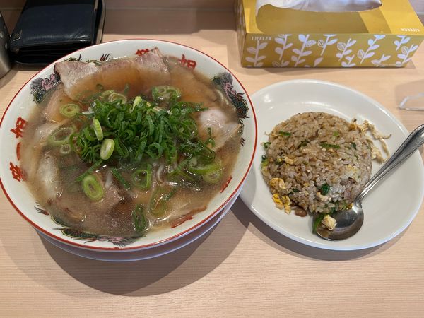 「半チャーハンセット 1,100円」@本家 第一旭 神保町店の写真