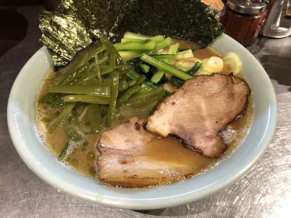 「のりわかめラーメン中」@とんこつラーメン 藤参の写真