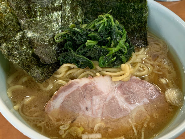 「ラーメン並」@横浜ラーメン 町田家 新百合ヶ丘店の写真