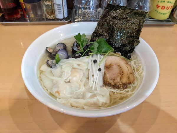 「涸沼しじみエビワンタンメン」@魂麺の写真