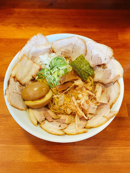 「油そば＋チャーシュー増し」@煮干し中華そば ぶっとび亭の写真