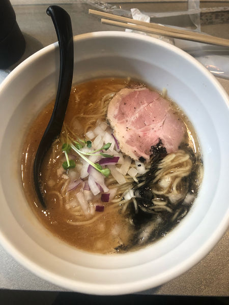 「鶏白湯ラーメンイカ風味(880円)」@天雷軒 神谷町の写真