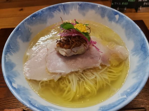 「醤油らぁ麺」@Ramen FeeLの写真