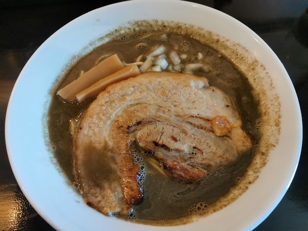 「濃厚煮干しそば」@ラーメン屋 ステイゴールドの写真